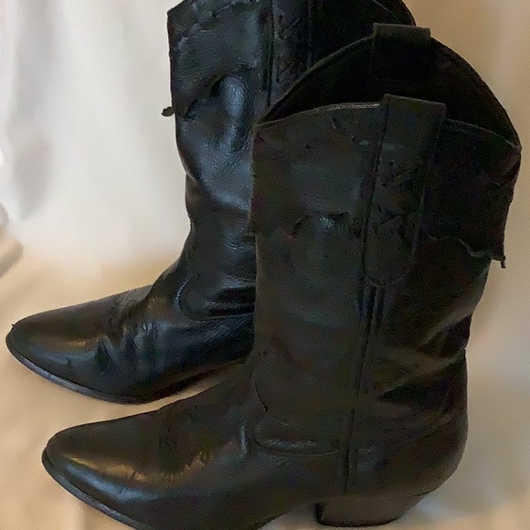 Laredo Black Deer Scalloped Trim Leather Western Boots - Picture 2 of 11